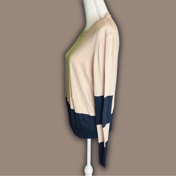 Theory ‘Abino Jam’ Crewneck Sweater in “Nude / Navy” Size Large - Picture 14 of 15